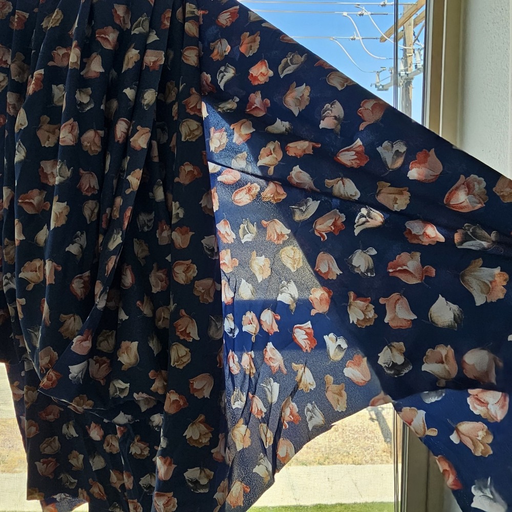 Vintage 1990s 2000s Dusty Blue Rayon 2+ Yards Lisianthus Rose Flower Fabric #31 - Picture 7 of 7